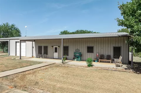 45 Halliburton Dr, Bells, TX 75414