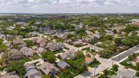 612 E Wall St, Grapevine, TX 76051 photo 8