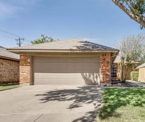 6705 Driffield Cir W, North Richland Hills, TX 76182