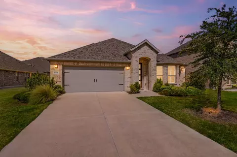 1120 Flamingo Rd, Forney, TX 75126