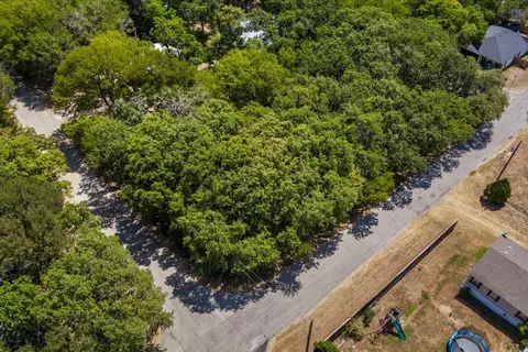 2817 2819 Sycamore Ct, Granbury, TX 76048