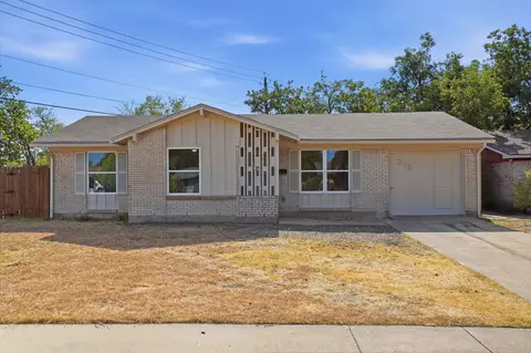 313 S Forest Crest Dr, Garland, TX 75042
