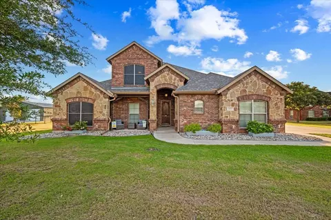 825 Broadhead Rd, Waxahachie, TX 75165