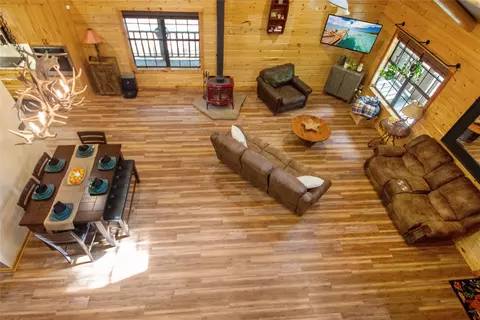 333 Dogwood Trl, Holly Lake Ranch, TX 75765