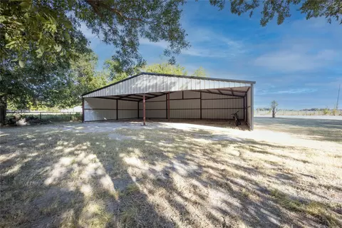 5004 Fm 3041, Corsicana, TX 75109