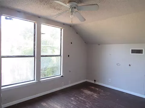 Bedroom - 907 E Texas Ave, Mart, TX 76664 photo 2 of 3