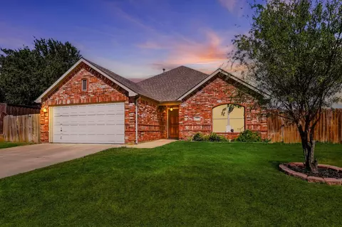 1012 Scenic Dr, Justin, TX 76247