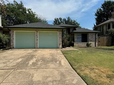 6511 Devine Dr, Arlington, TX 76001