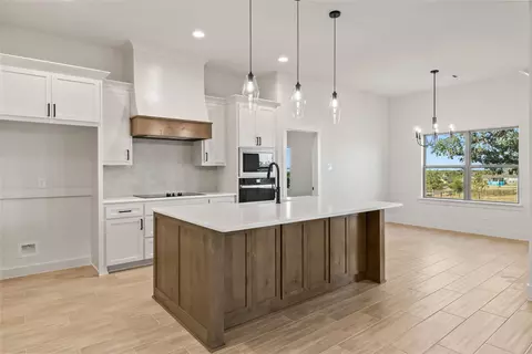 Kitchen - 7004 Ranch View Pl, Springtown, TX 76082 photo 1 of 3
