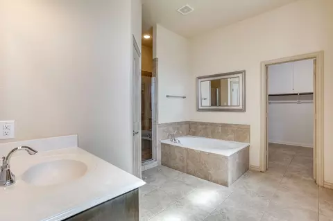 Bath - 4604 Brookside Dr, Argyle, TX 76226 photo 2 of 5