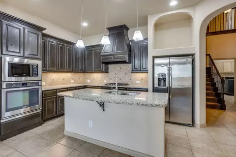 Kitchen - 4604 Brookside Dr, Argyle, TX 76226 photo 2 of 3