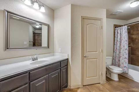 Bath - 4604 Brookside Dr, Argyle, TX 76226 photo 5 of 5