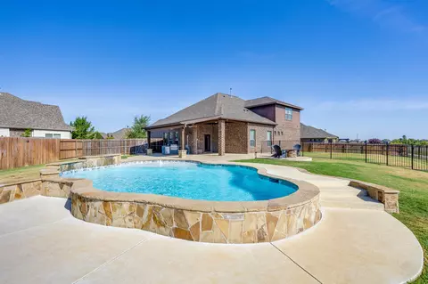 Exterior - 4604 Brookside Dr, Argyle, TX 76226 photo 6 of 7