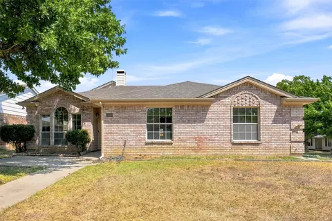 1001 Flower Dr, Arlington, TX 76017