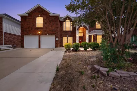 4316 Sleepy Glen Dr, Grand Prairie, TX 75052