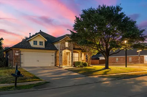 2037 Michelle Creek Dr, Little Elm, TX 75068