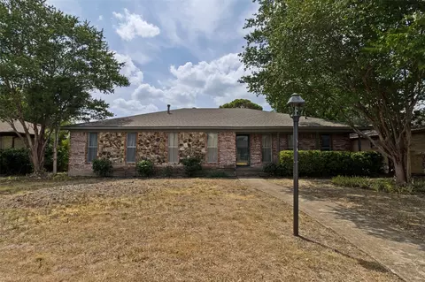 5842 Marview Ln, Dallas, TX 75227