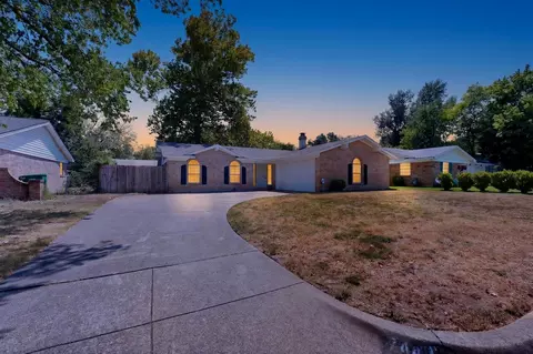 7448 Van Natta Ln, Fort Worth, TX 76112