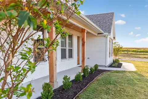 Exterior - 10828 Gregory Rd, Sanger, TX 76266 photo 5 of 13