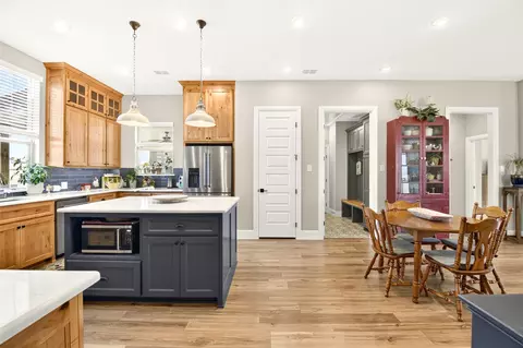 Kitchen - 10828 Gregory Rd, Sanger, TX 76266 photo 4 of 4