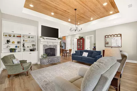 Living - 10828 Gregory Rd, Sanger, TX 76266 photo 4 of 4