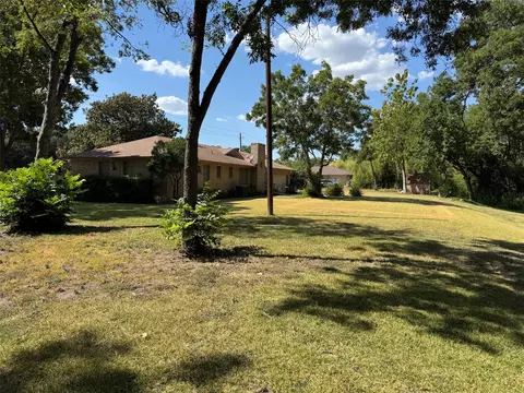 1620 N Houston School Rd, Lancaster, TX 75134