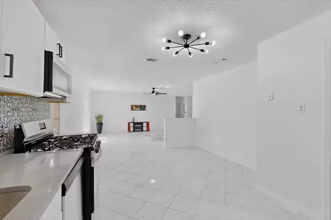 5451 Lubbock Ave, Fort Worth, TX 76133