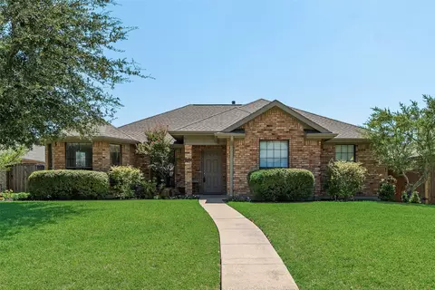 818 Foxwood Ln, Wylie, TX 75098
