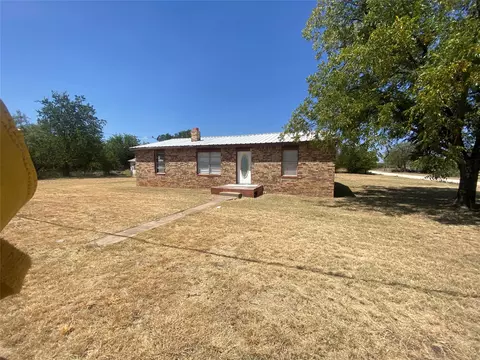 1415 Mountain St, Coleman, TX 76834