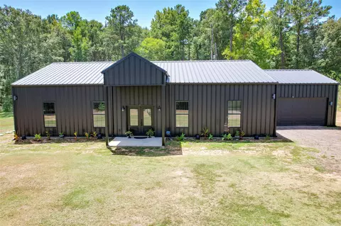 1373 County Road 166 W, Overton, TX 75684