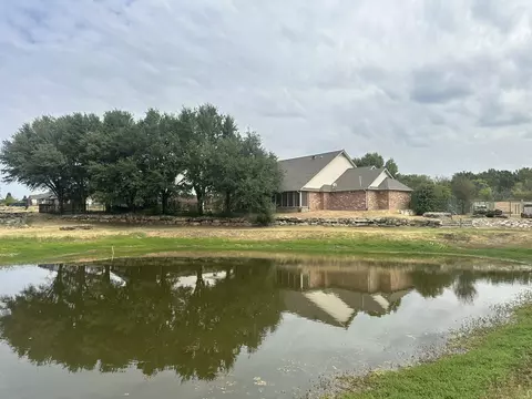 101 Creekside Dr, Glen Rose, TX 76043