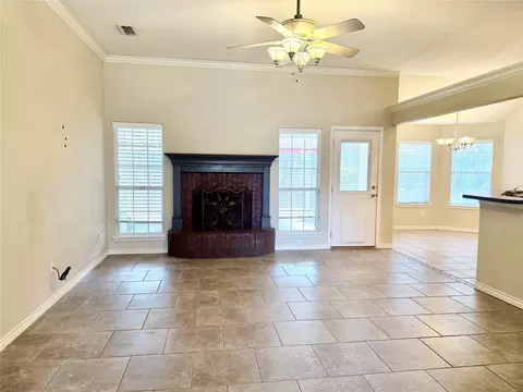Living - 7325 Willow View Rd, Abilene, TX 79606 photo 2 of 3