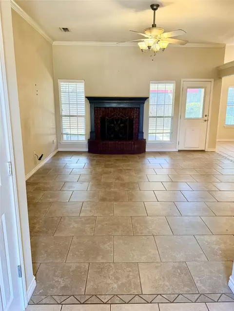 Living - 7325 Willow View Rd, Abilene, TX 79606 photo 1 of 3