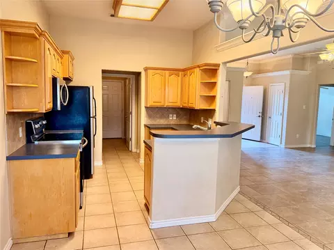Kitchen - 7325 Willow View Rd, Abilene, TX 79606 photo 2 of 4