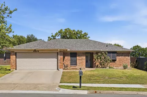 8204 Lara Ln, Watauga, TX 76148