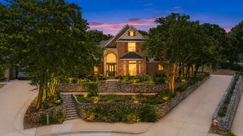 816 Lake View Ct E, Crowley, TX 76036