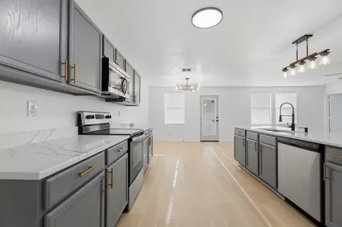 Kitchen - 3473 Post Oak Dr, Rockwall, TX 75032 photo 2 of 2