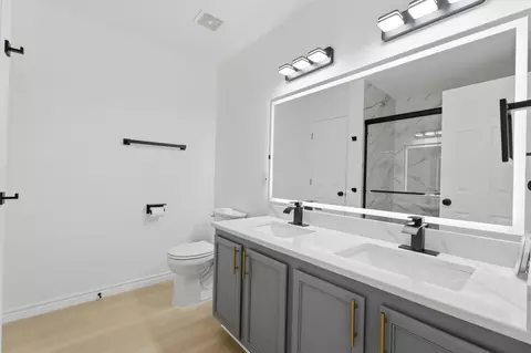 Bath - 3473 Post Oak Dr, Rockwall, TX 75032 photo 3 of 4