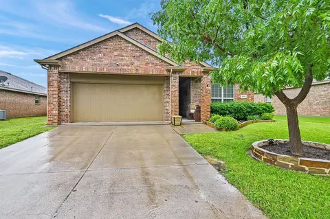 1512 Greenbrier Dr, Van Alstyne, TX 75495