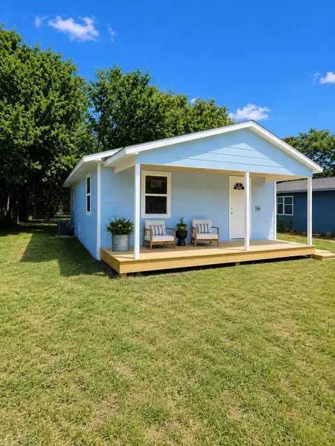 516 Martin Luther King St, Denison, TX 75020