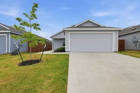 225 Poplar Pl, Wilmer, TX 75172