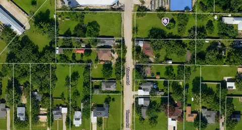 2716 Thomas Rd, Haltom City, TX 76117