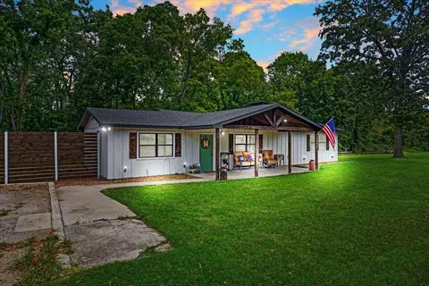 37 Oxford Dr, Gordonville, TX 76245