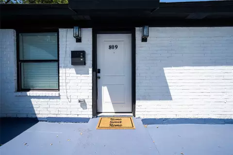 809 W 807 W Broadus Ave, Fort Worth, TX 76115