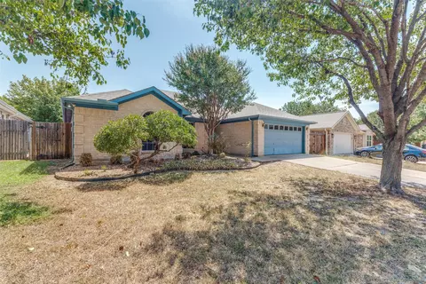 8104 Berkshire Dr, Fort Worth, TX 76137