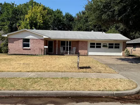 349 Rivercrest Dr, Lewisville, TX 75067