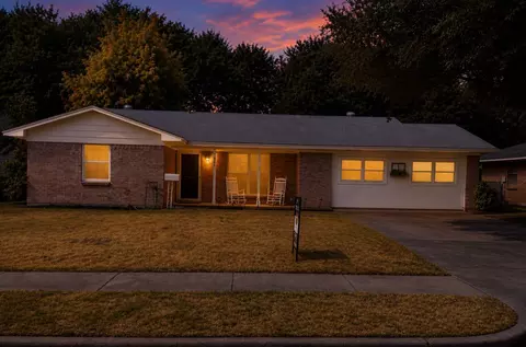 349 Rivercrest Dr, Lewisville, TX 75067