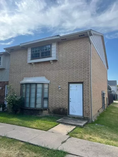 99 W Mountain Creek Dr #14, Grand Prairie, TX 75052