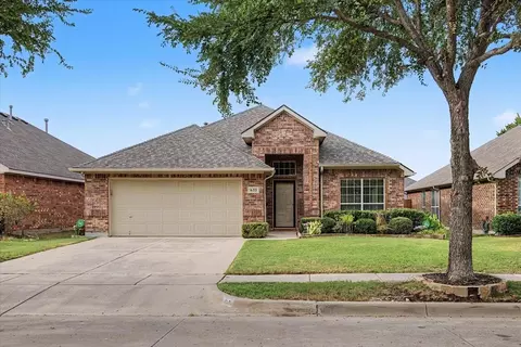 633 Darlington Trl, Fort Worth, TX 76131
