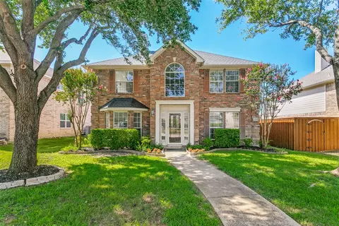2424 Hunters Run Dr, Plano, TX 75025